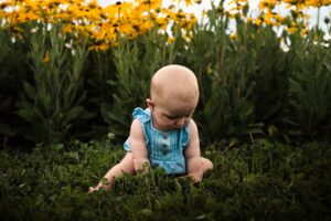 Prénoms filles tendance 2026 : le guide complet